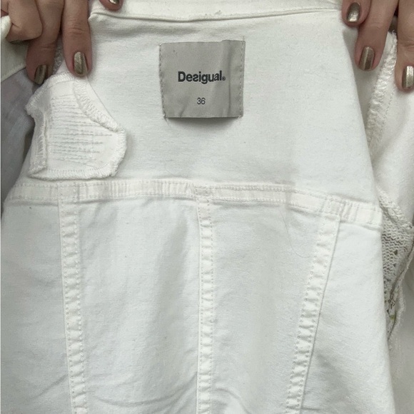 Floral Knit Sleeve White Denim Jacket by Desigual. - Size 36 / Small, Colorful! - Picture 8 of 8